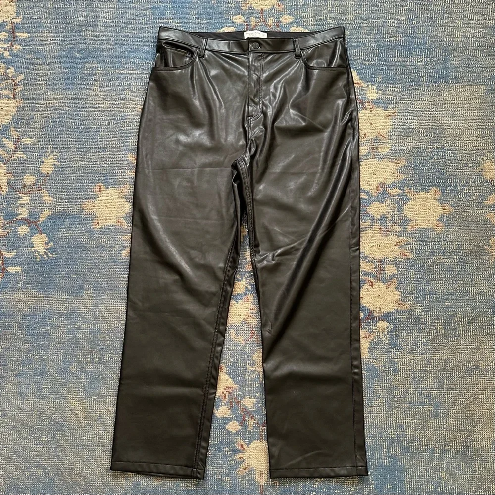 Abercrombie Vegan Leather 90s Straight Pants 34